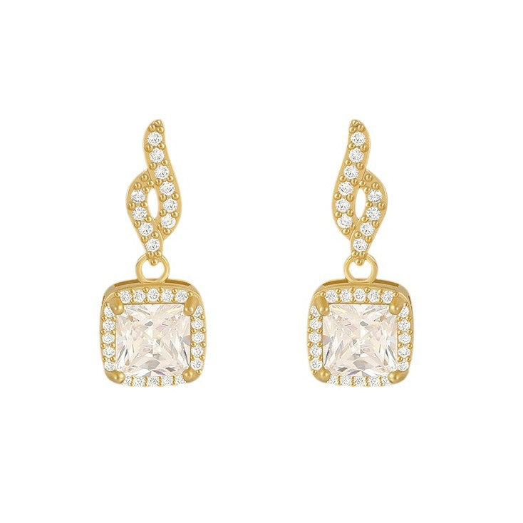 Needle Fashion Micro Niche Temperament High Quality Light Stud Earrings