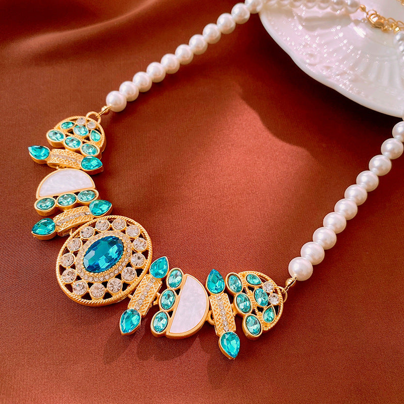 Women's Diamond Artificial Pearl Vintage Court Style Necklaces