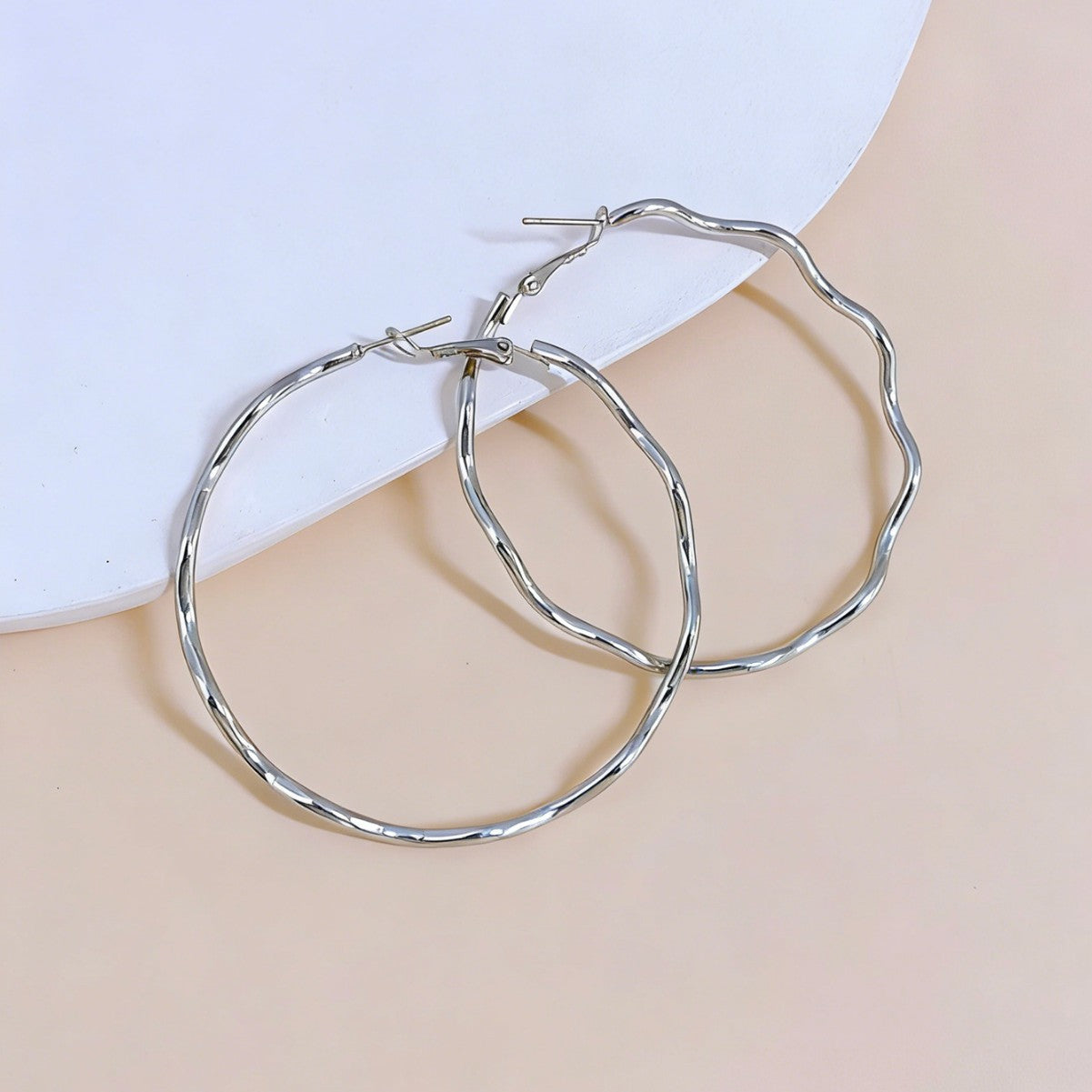Graceful Large Wavy Temperament Female Gift Earrings