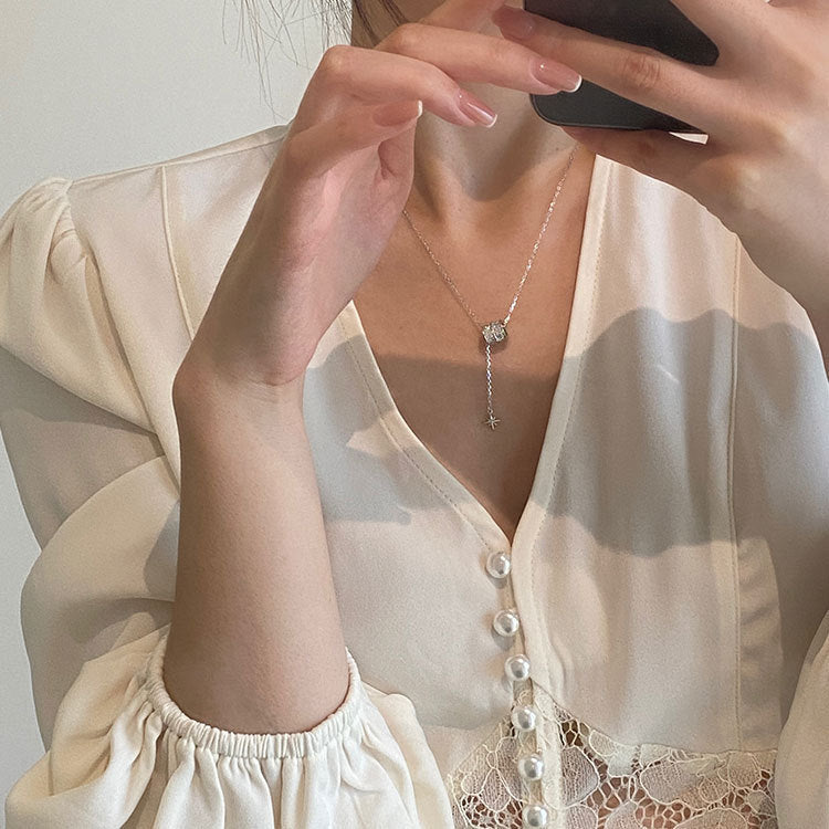 Women's Elegance French Classic Style Clavicle Chain Necklaces