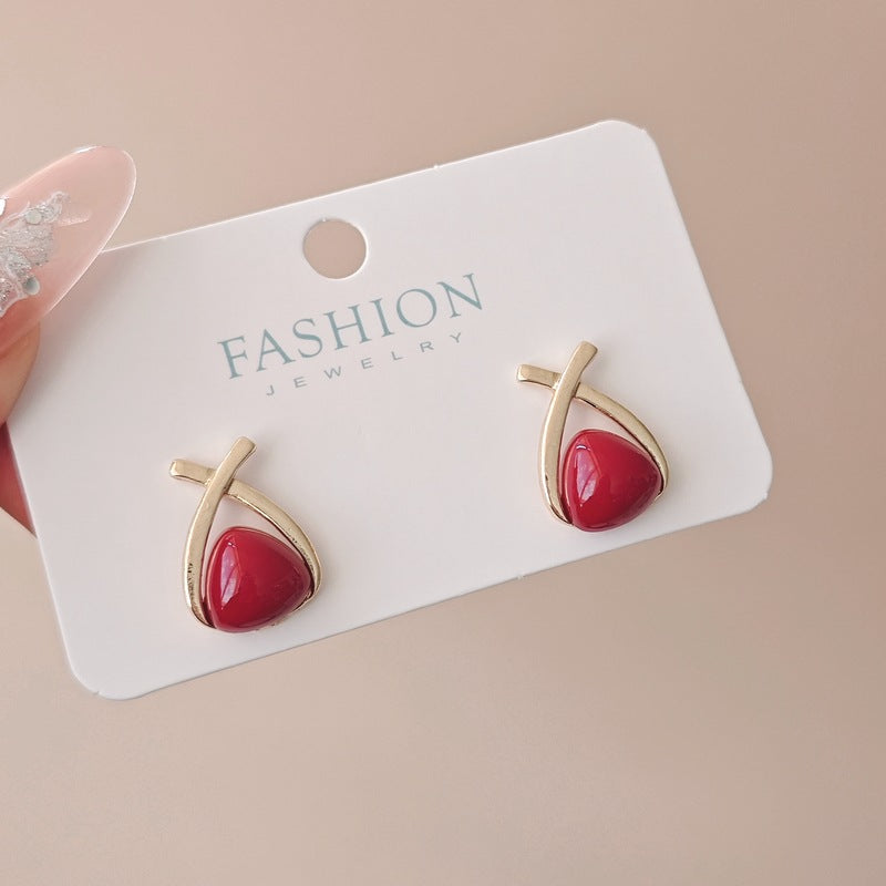 Women's Triangle Pearl Simple Temperamental Minority Design Sense Temperament Entry Stud Earrings