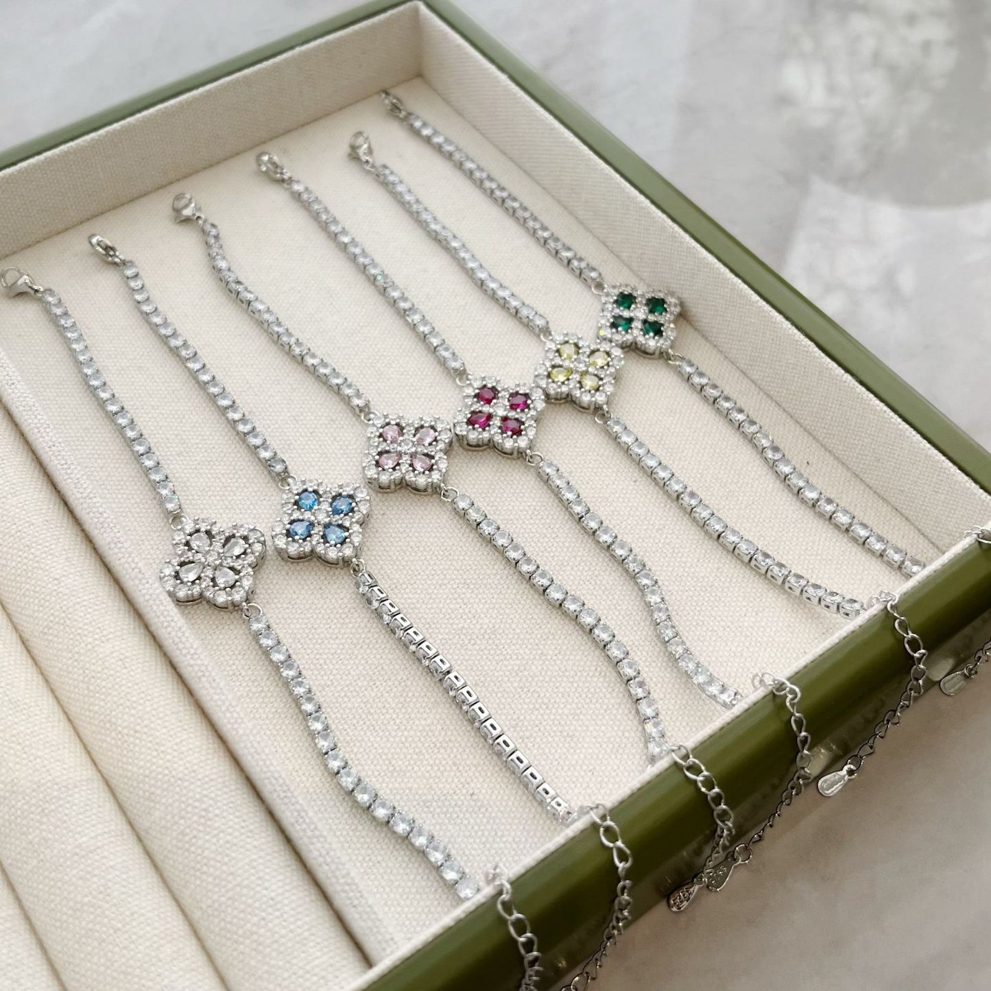 Minority Full Diamond Snowflake Hand Cold Bracelets