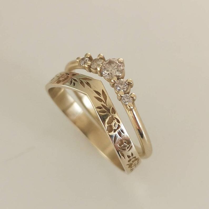 Women's Ornament Simple Rhinestone V-shaped Garland Suit Rings