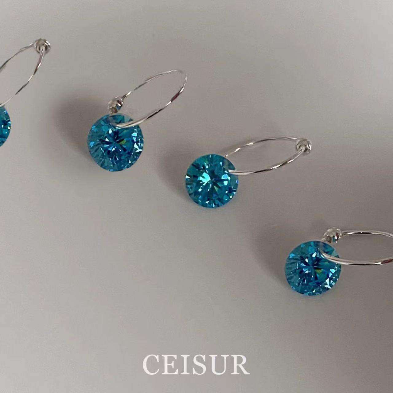 Women's Personality Cold Feeling Shiny Diamond Simple Design Earrings