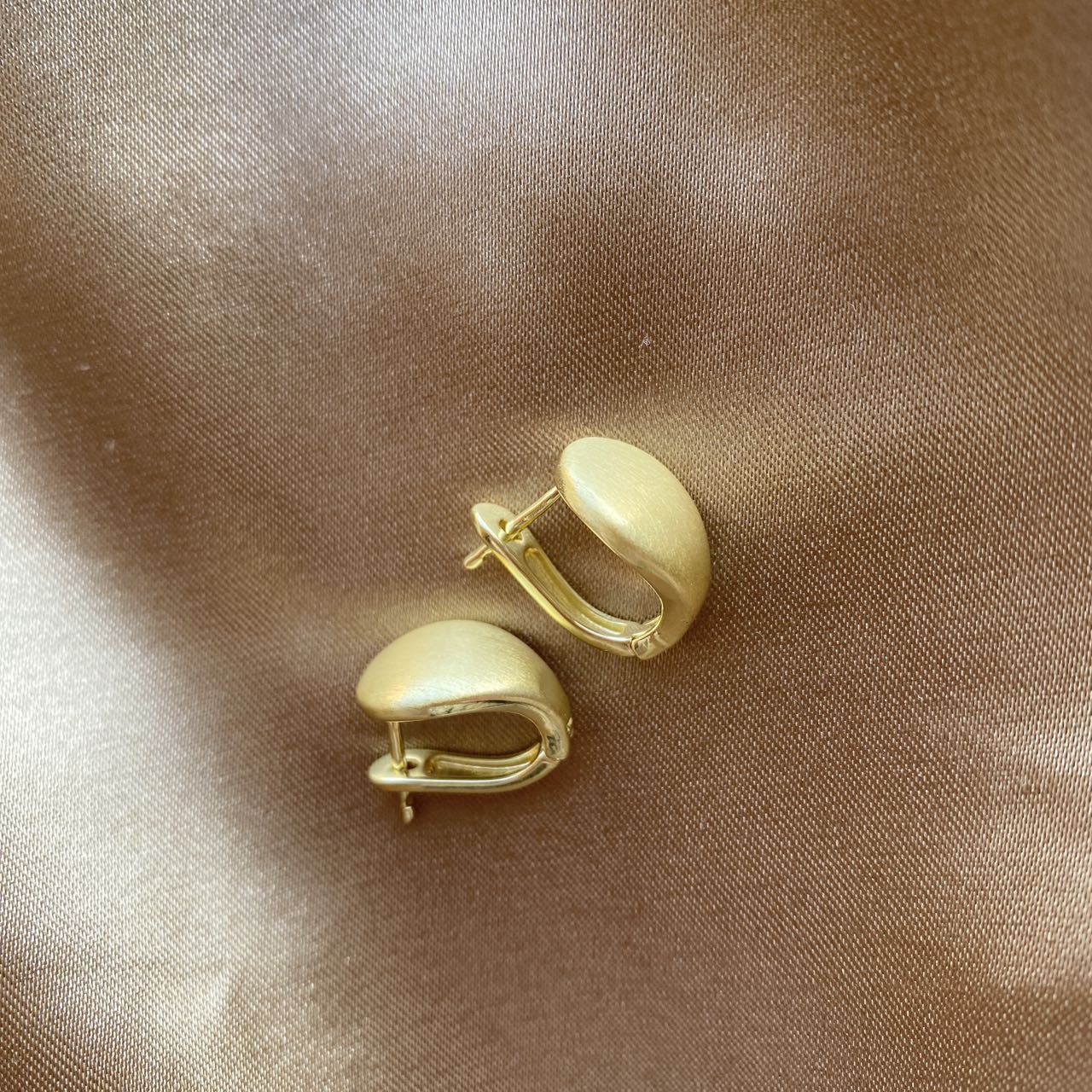 Women's Metal Simplicity Geometric Cold Style High-grade Light Luxury Earrings