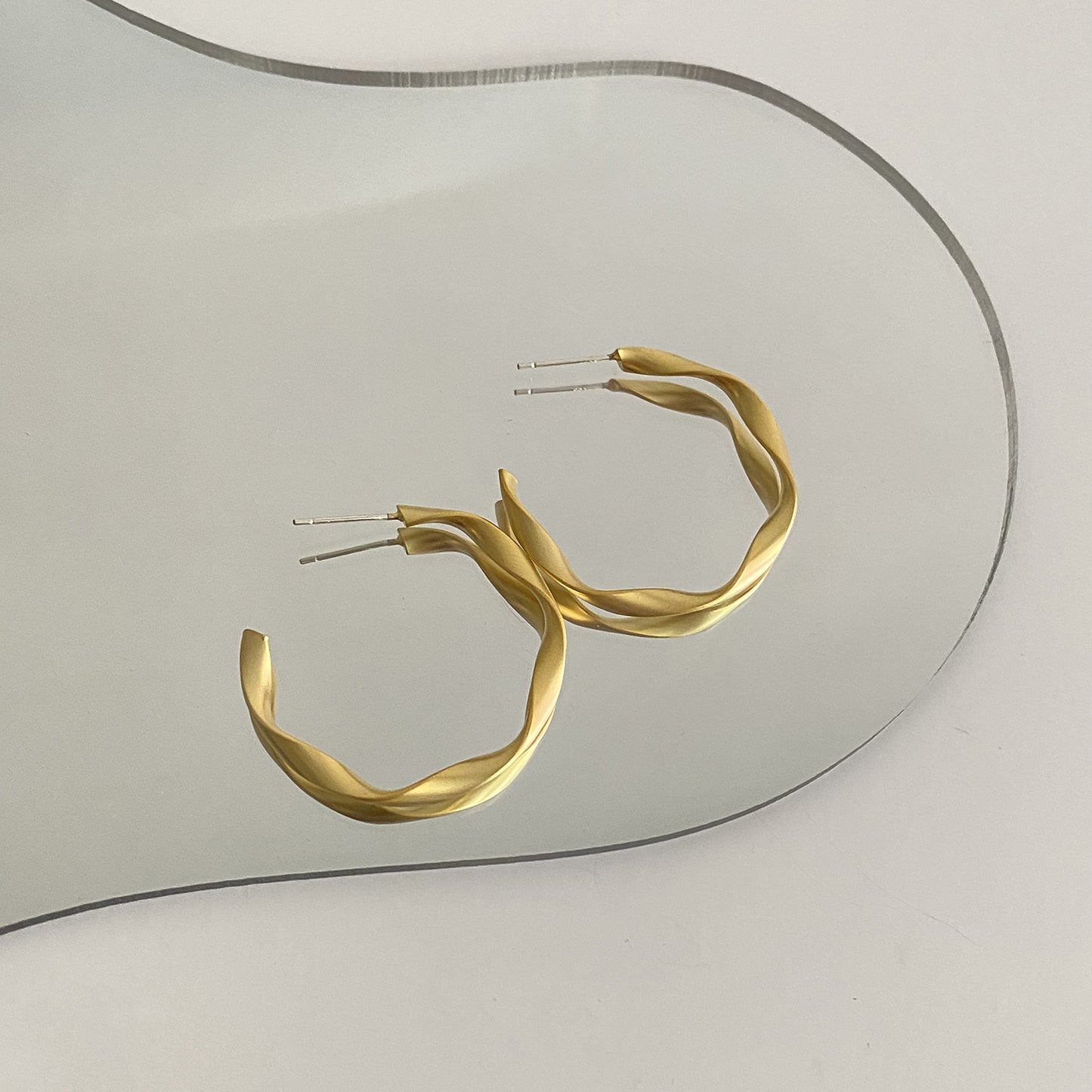To Make Round Face Eardrops Ornament Earrings
