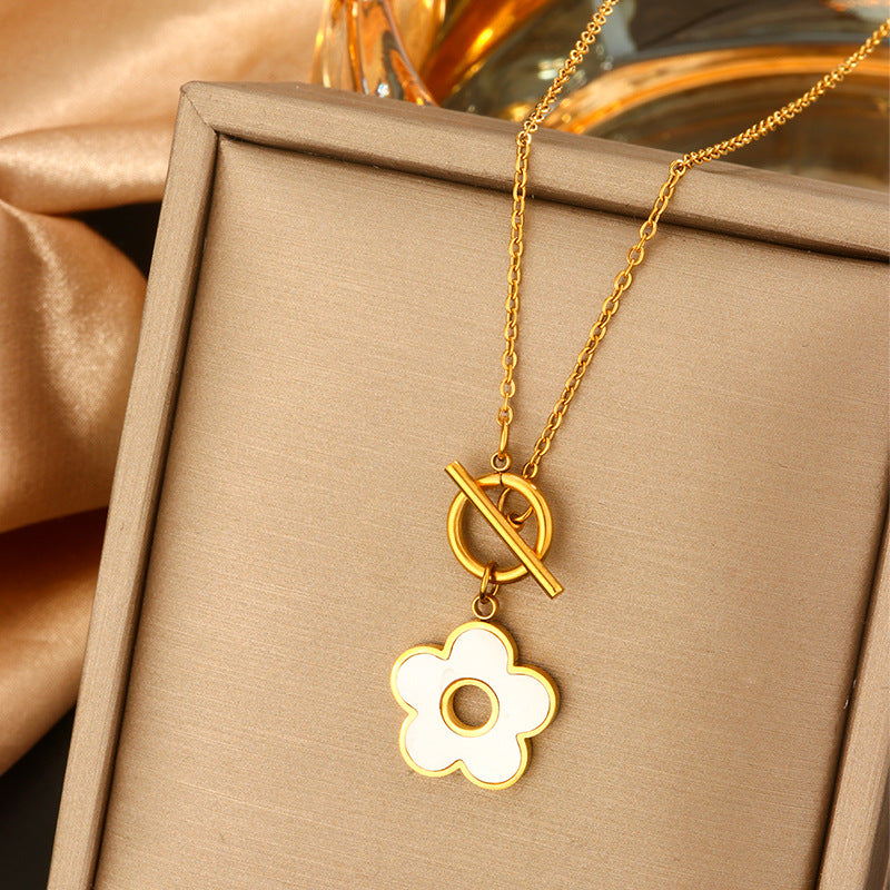 Fresh Titanium Steel Short Pearl High-grade Necklaces