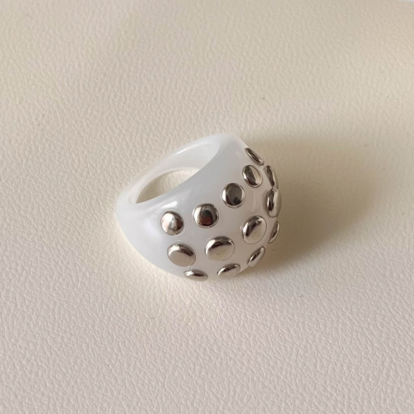 Vintage Rivet Resin Personality Fashion Design Rings