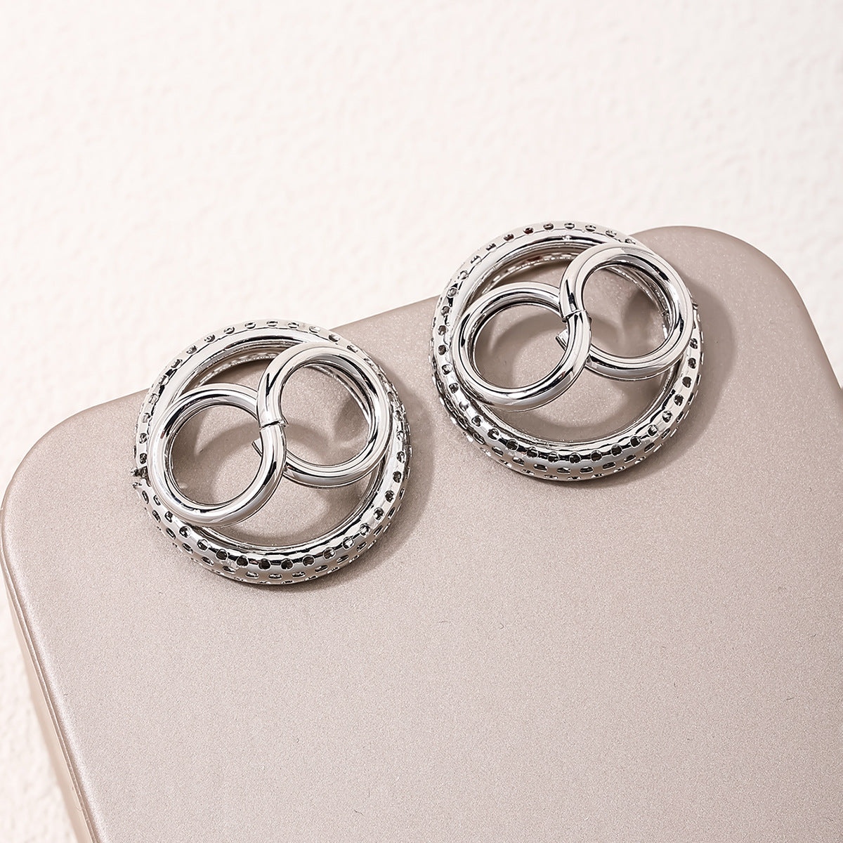 Metal Double Circle Twisted Hollow Multilayer Earrings