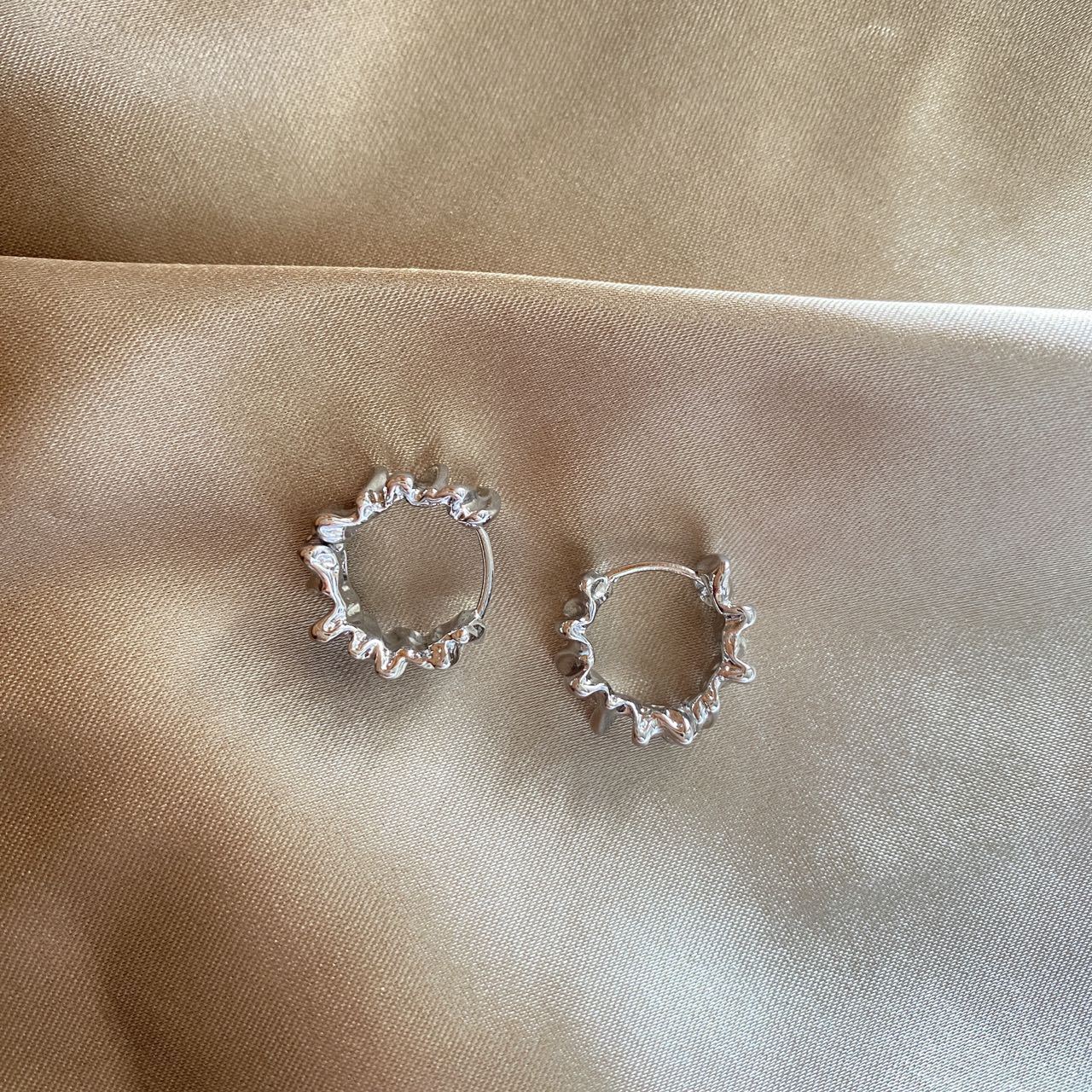 Women's Metal Simplicity Geometric Cold Style High-grade Light Luxury Earrings