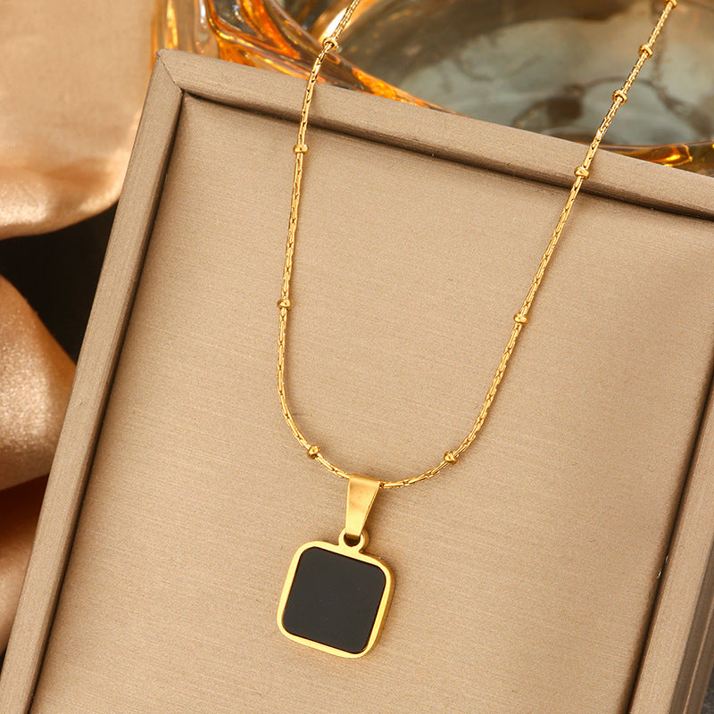 Fresh Titanium Steel Short Pearl High-grade Necklaces
