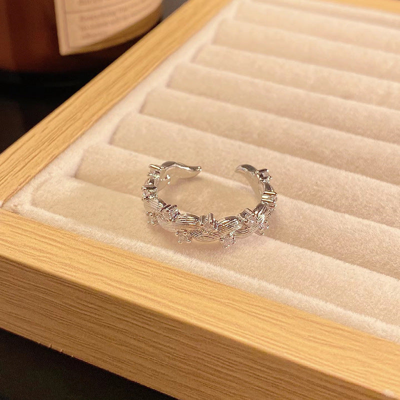 Women's Retro Brushed Fine Wide Light Luxury Rings