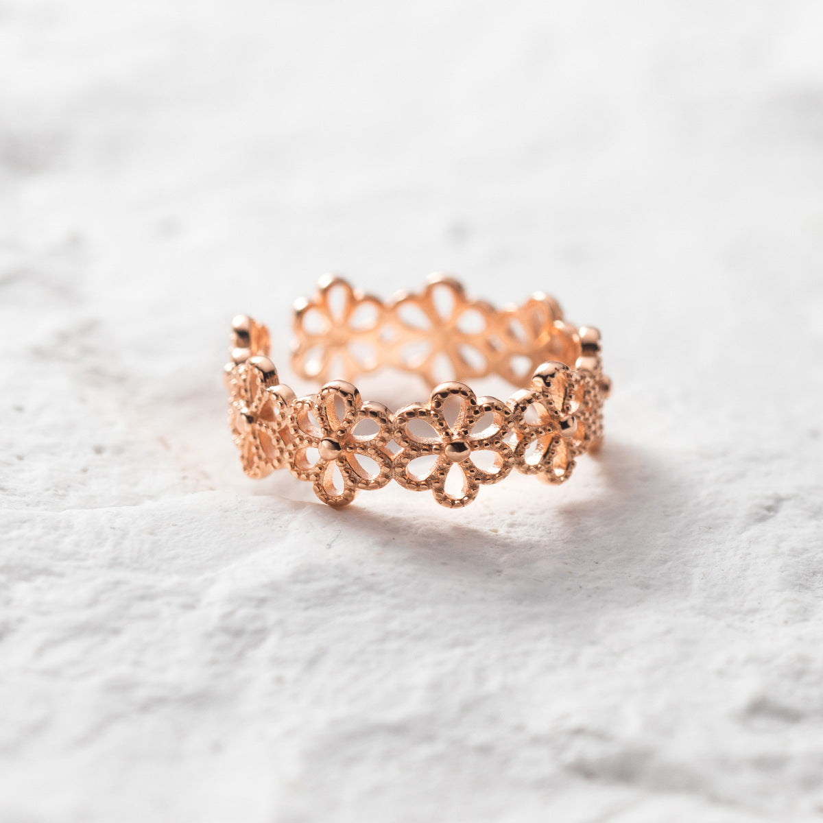 Women's Hand-woven Sweet Cutout Flower Exquisite Lace Rings