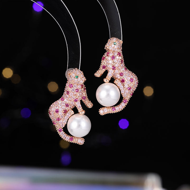 Women's Leopard Head Personalized Zircon Inlaid Exquisite Earrings