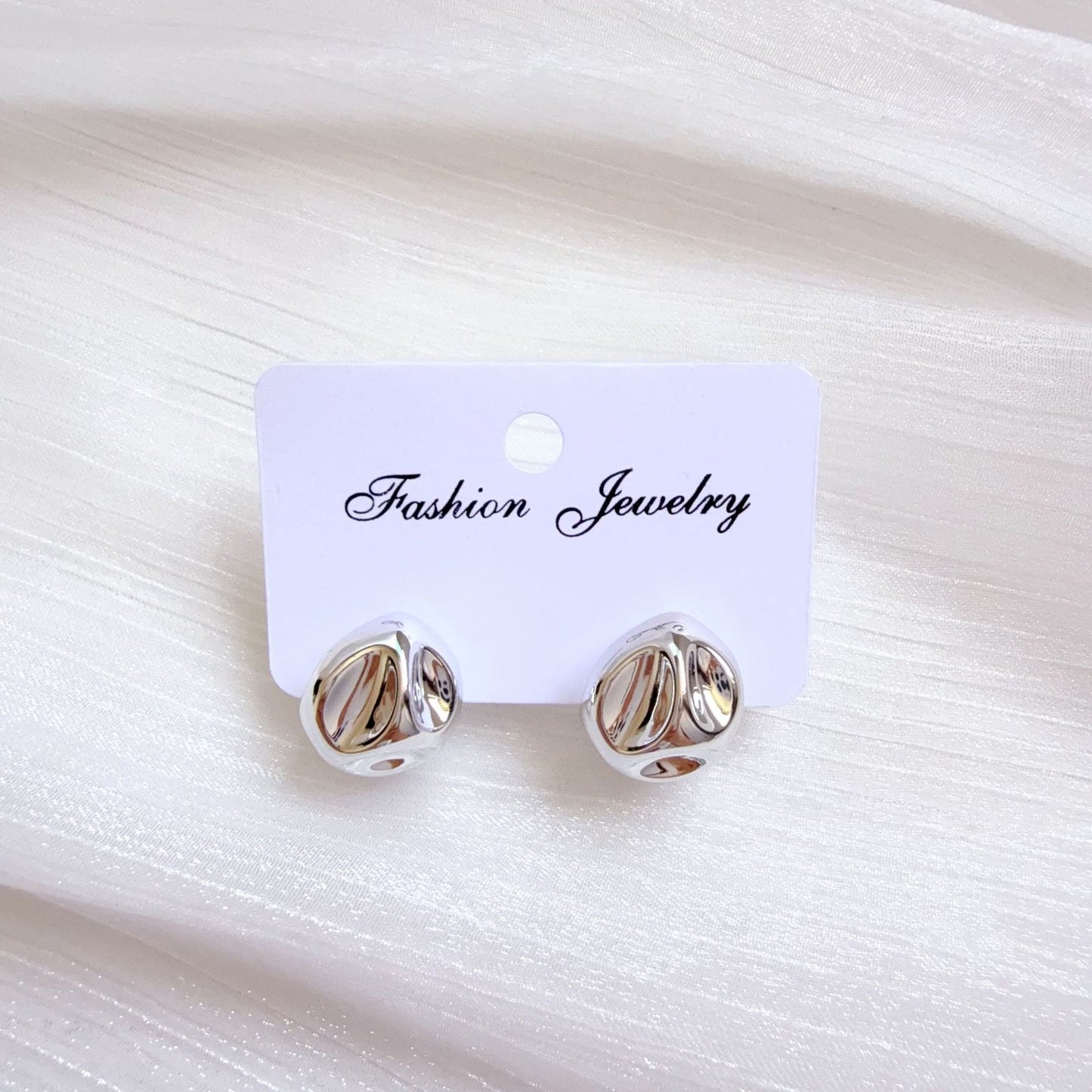 Women's Retro Aloofness Style Geometric Irregular Gold Niche Design Rings