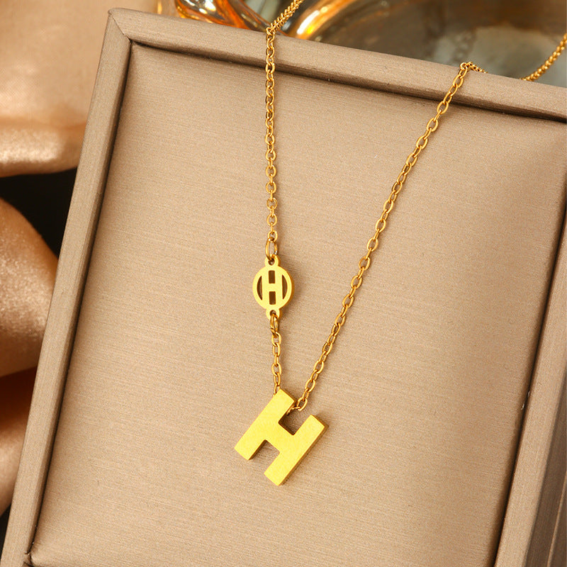 Fresh Titanium Steel Short Pearl High-grade Necklaces