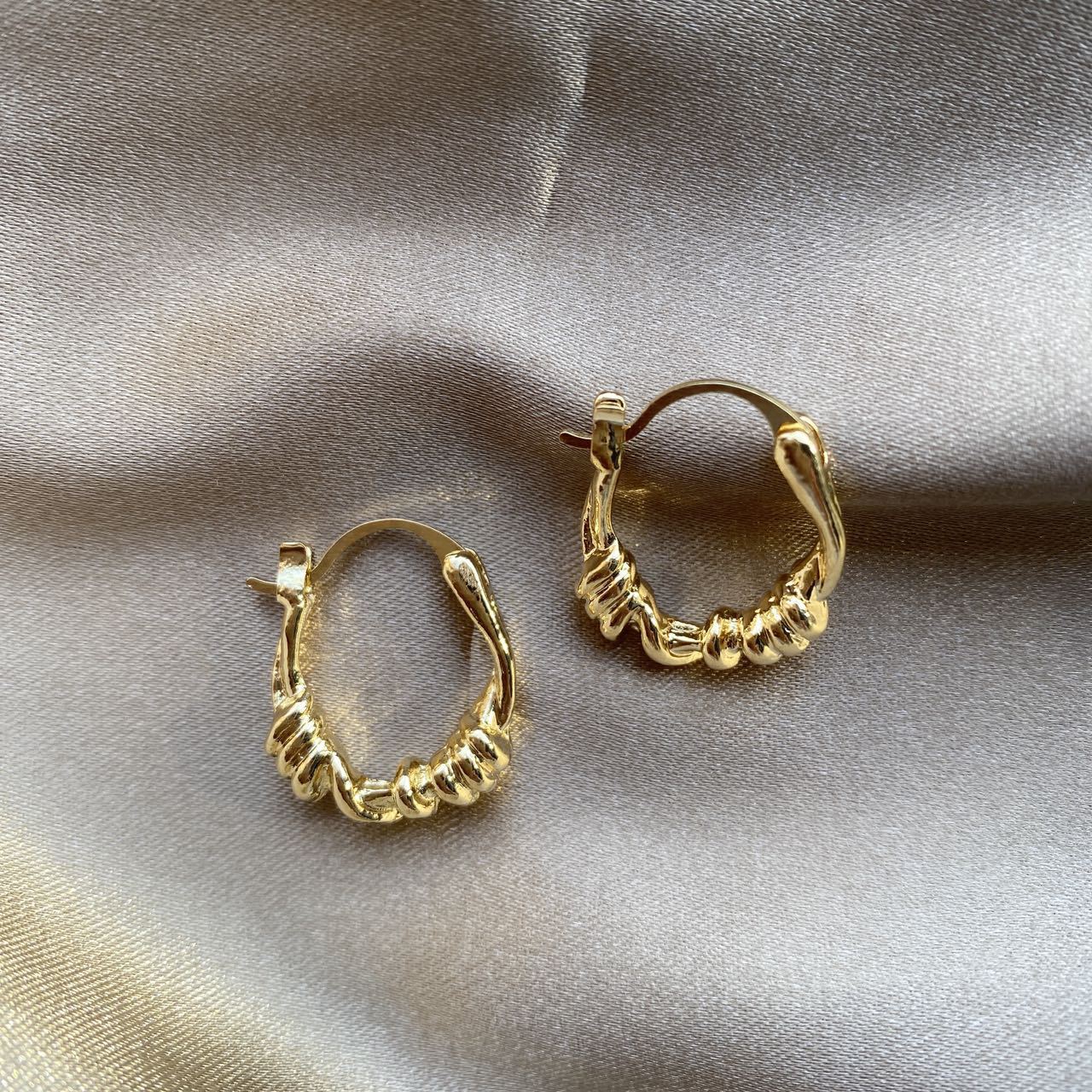 Women's Metal Simplicity Geometric Cold Style High-grade Light Luxury Earrings