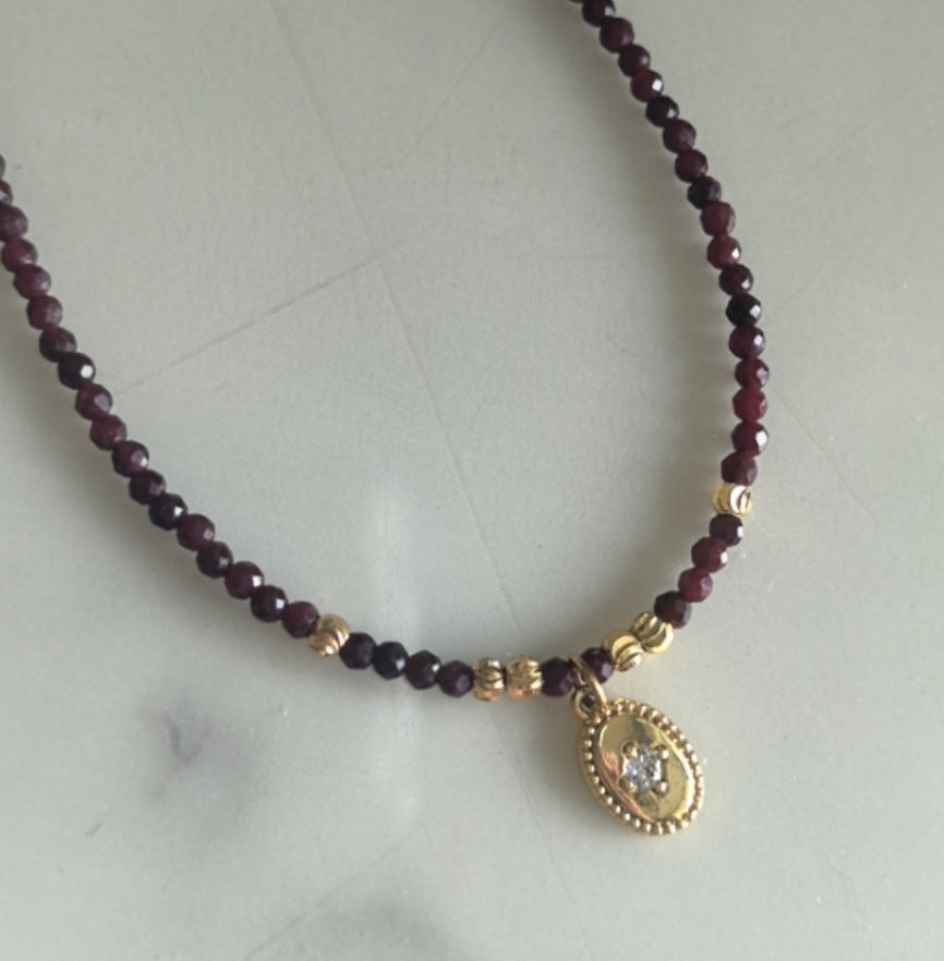 Strong Light Pearl Retro Affordable Luxury Minority Necklaces