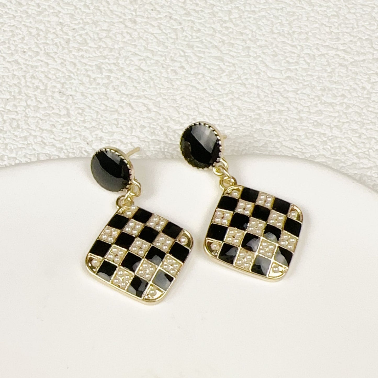 Women's Light Luxury Chessboard Plaid Love Heart Earrings