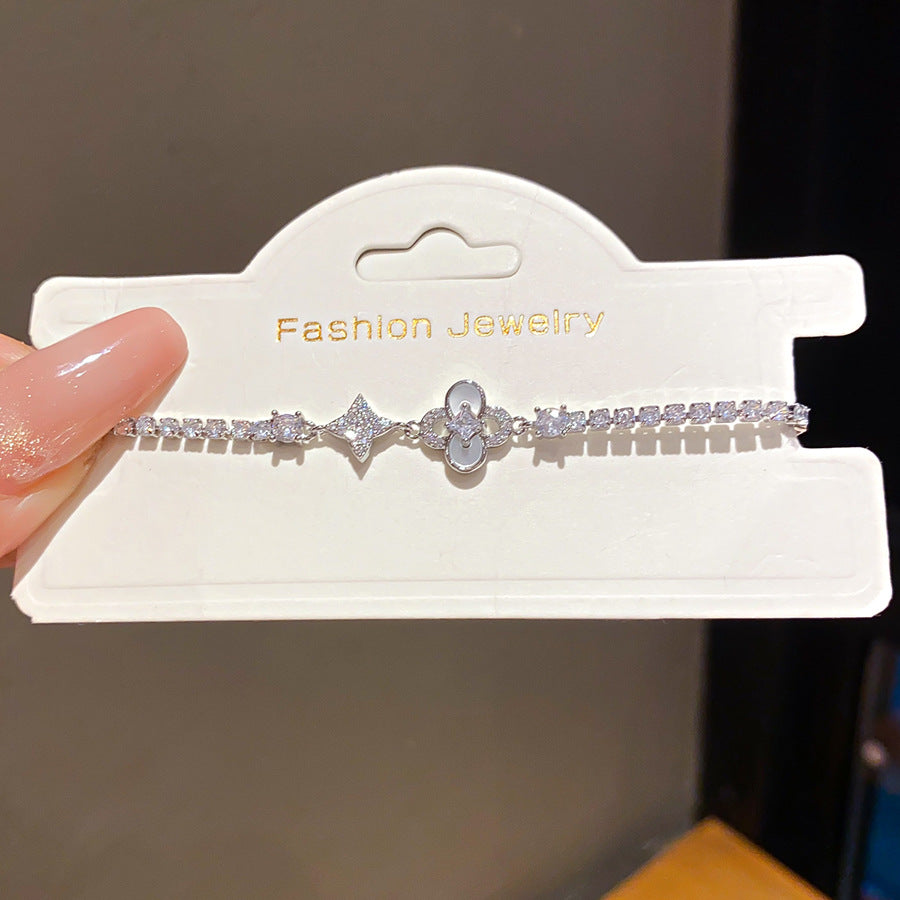Women's Real Gold Electroplated Zircon Fritillary Flower Buckle Fashionable Exquisite Light Bracelets