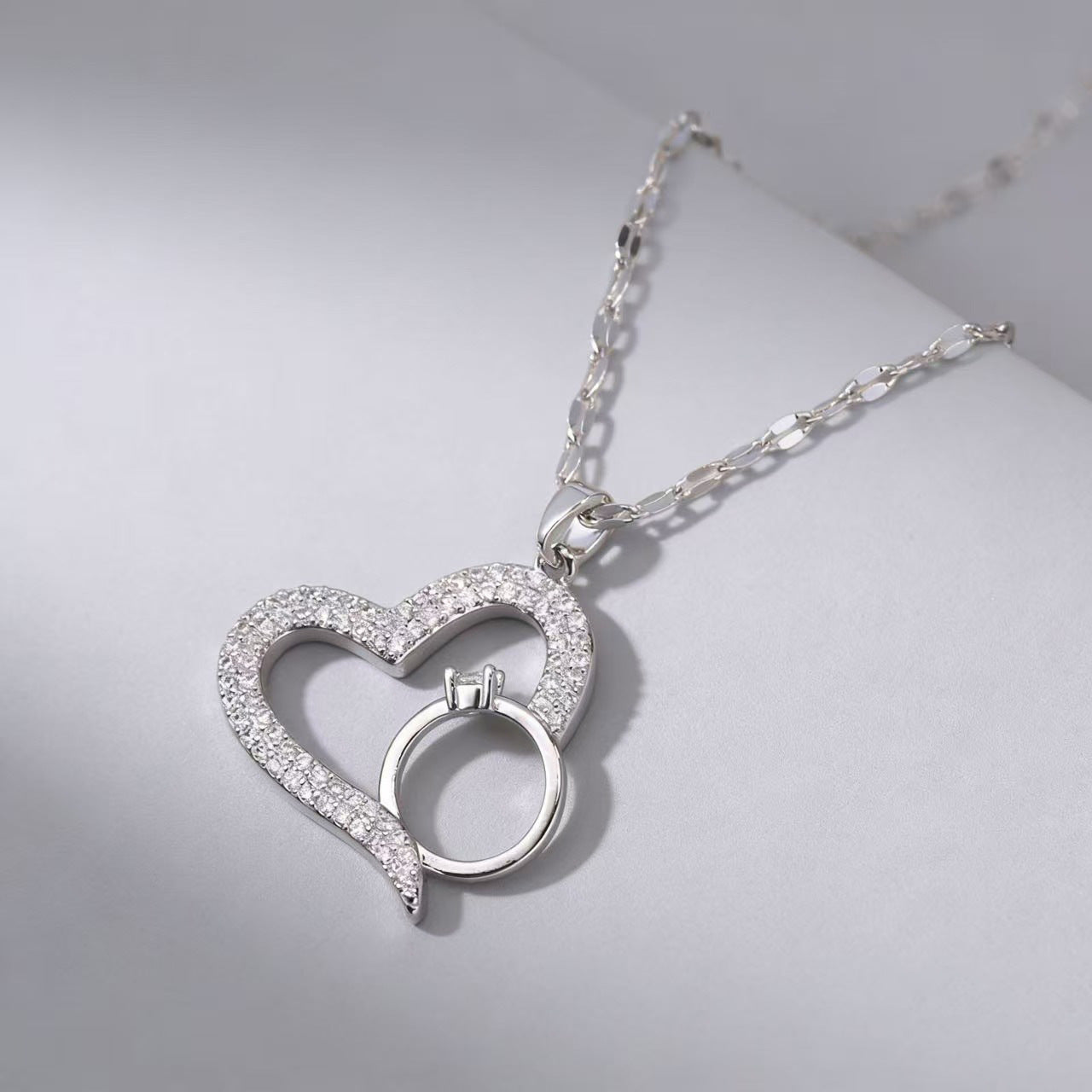 Fully Jeweled Loving Heart Titanium Steel Female Light Luxury Minority Necklace