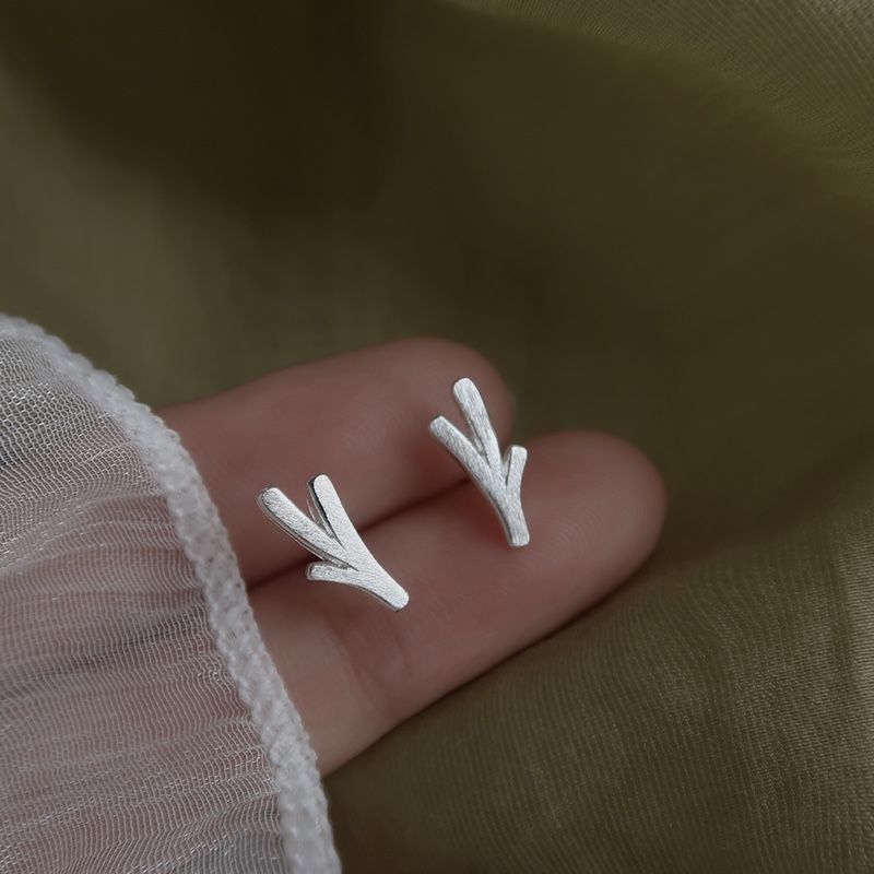 Women's Sterling Sier Simple Petite Niche Design Earrings