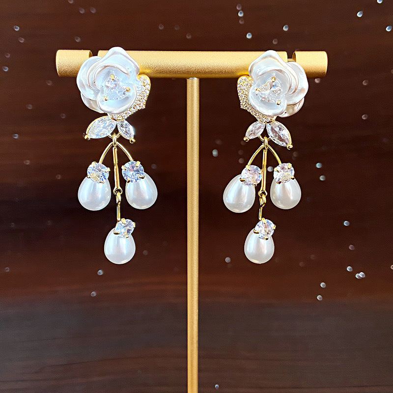 Women's Style Refined Simple High-grade Pearl Crystal Tassel Earrings