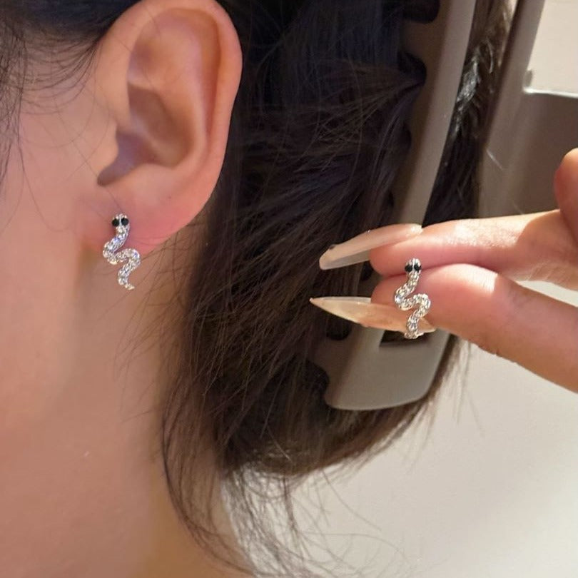 Personality Rhinestone Simulated Snakes Screw Female Street Rings