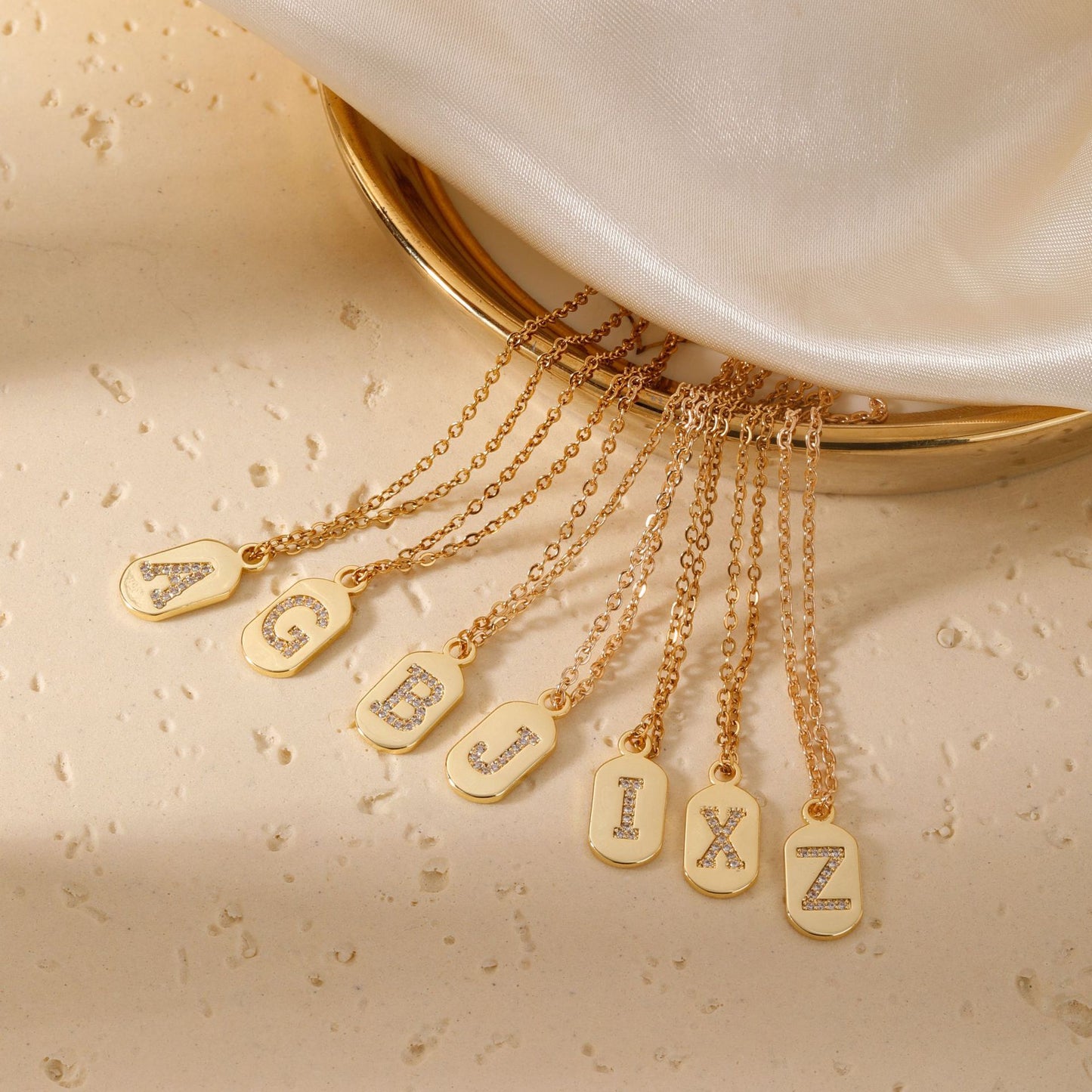 Best-selling English Letter Style Light Luxury Necklaces