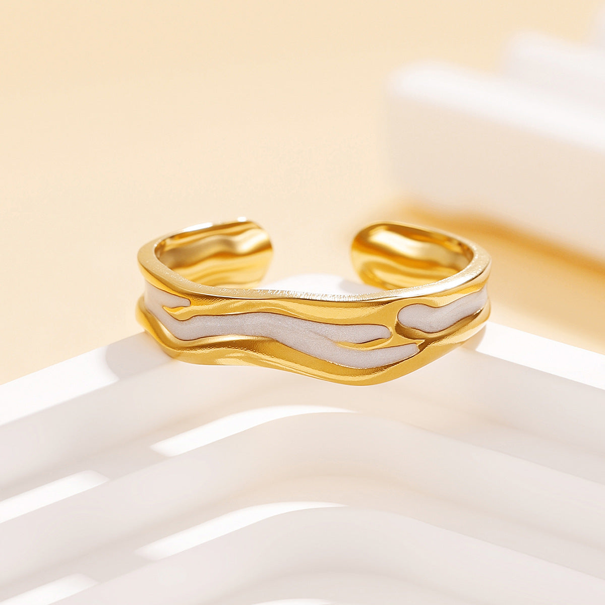 Baroque Narrow Black White Dripping Female Personality Rings