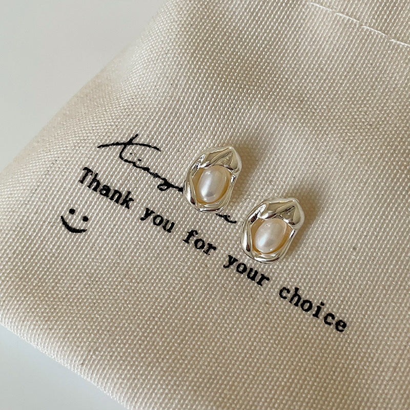 Women's Irregular Metal Pearl For Design Simple Personality Earrings