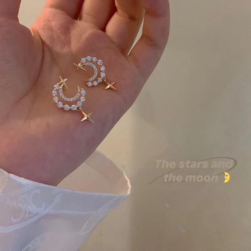 Trendy Female Exaggerated Temperamental Light Luxury Earrings