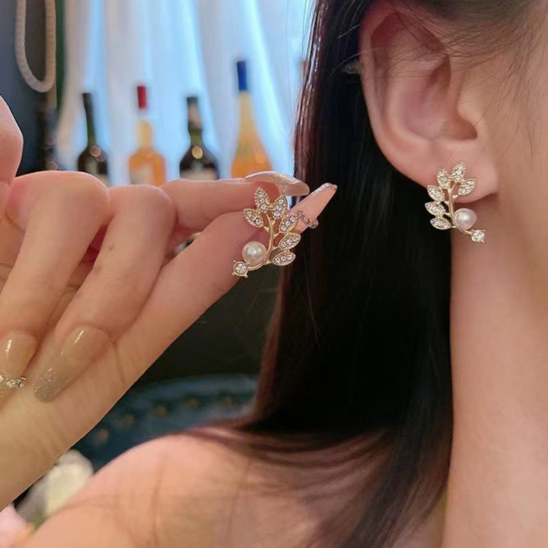 Women's Luxury All Match Pearl Fashion Refined Earrings