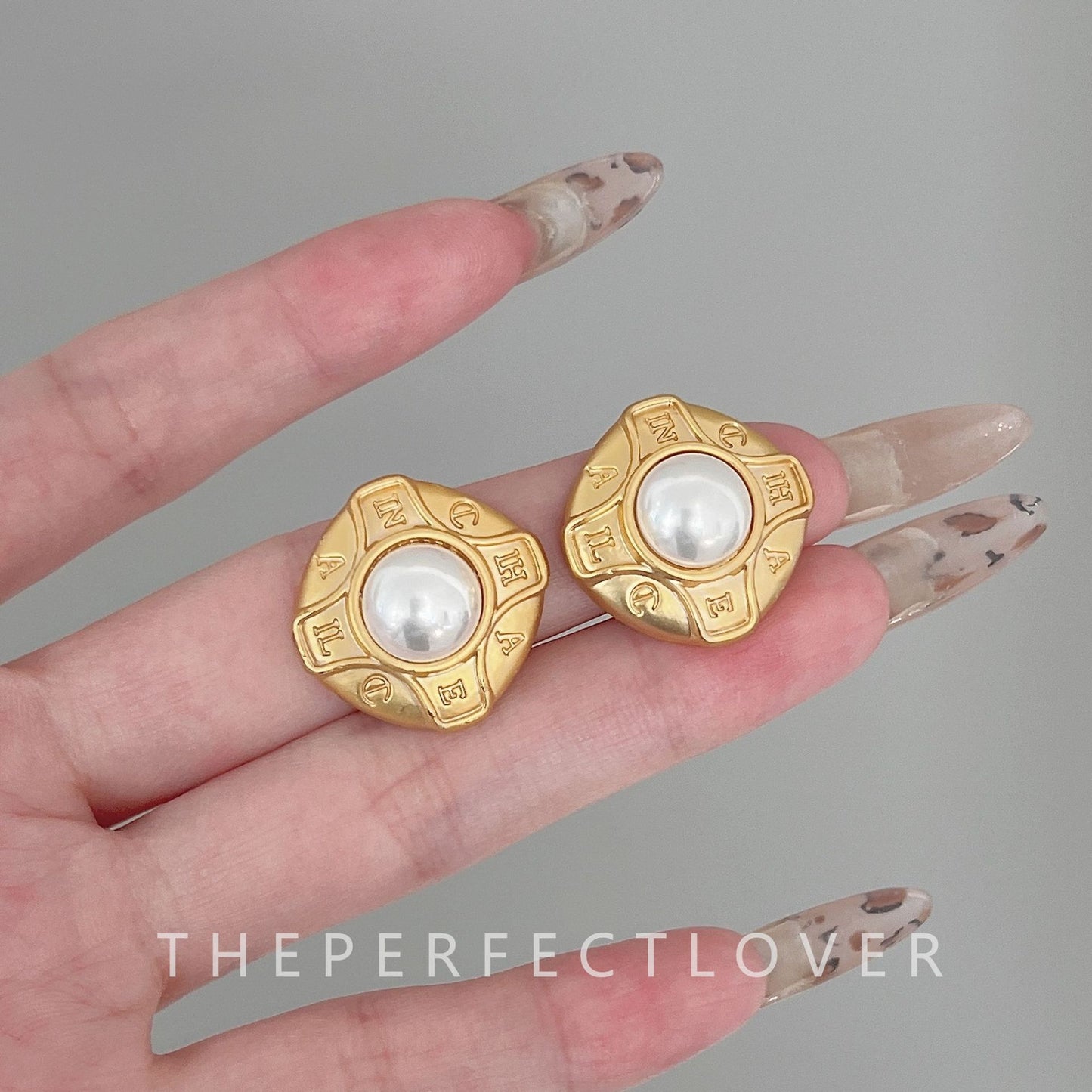 Embossed Design Pearl Light Luxury Minority High Sense Earrings