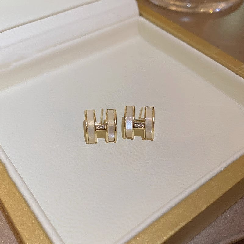 Women's High-grade Alphabet Letter Niche Design Light Earrings