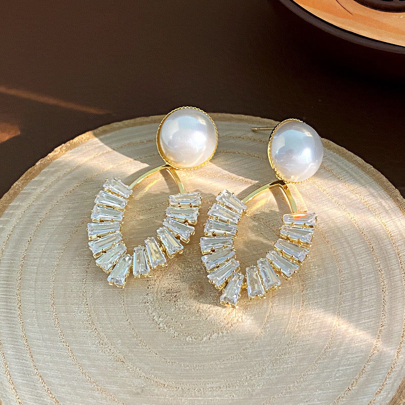 Women's Style Refined Simple High-grade Pearl Crystal Tassel Earrings