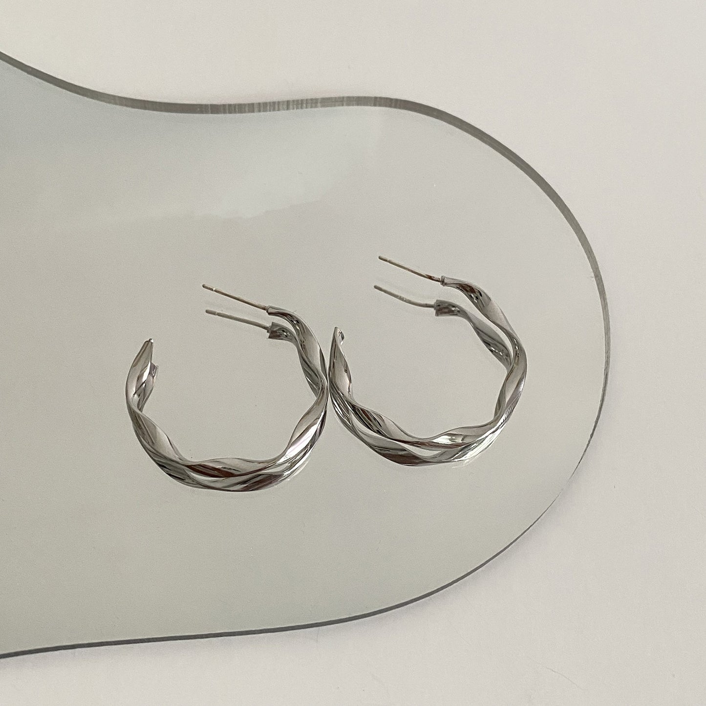 To Make Round Face Eardrops Ornament Earrings