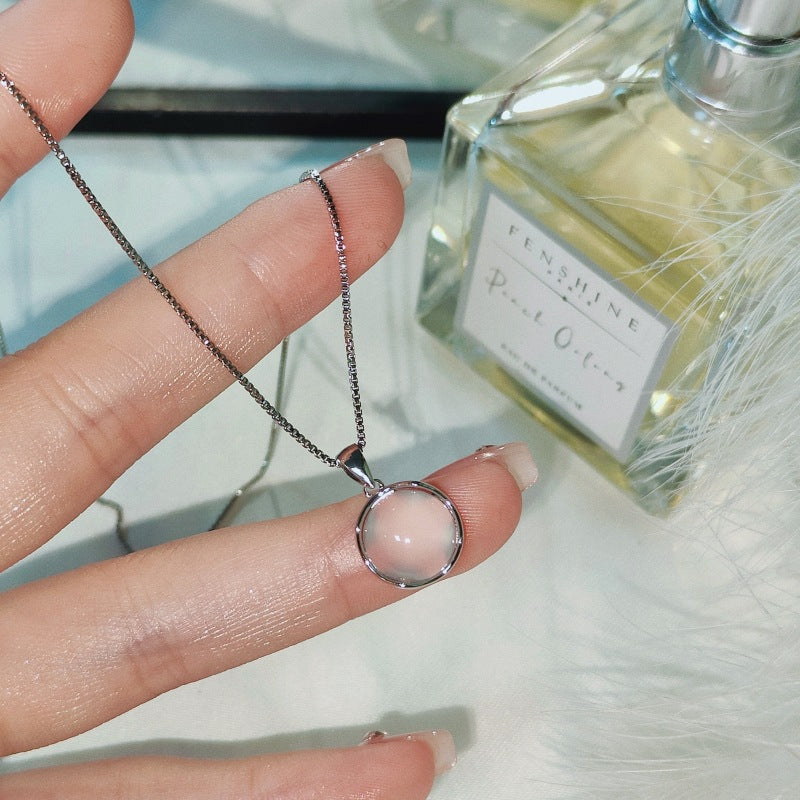 Women's Retro Affordable Luxury Cold Style Simple Necklaces