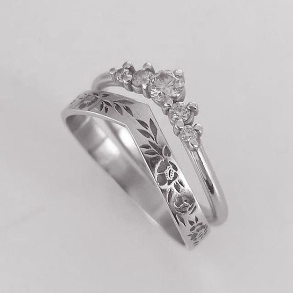 Women's Ornament Simple Rhinestone V-shaped Garland Suit Rings