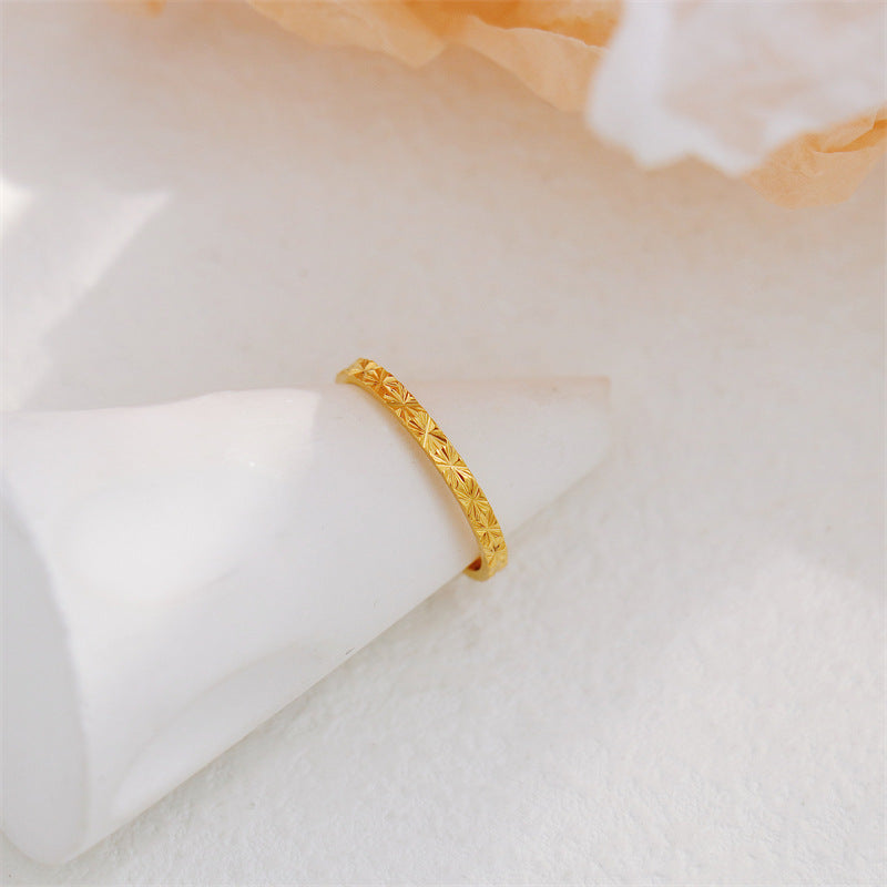 Light Batch Flower Pattern Elegant Female Retro Personality Rings