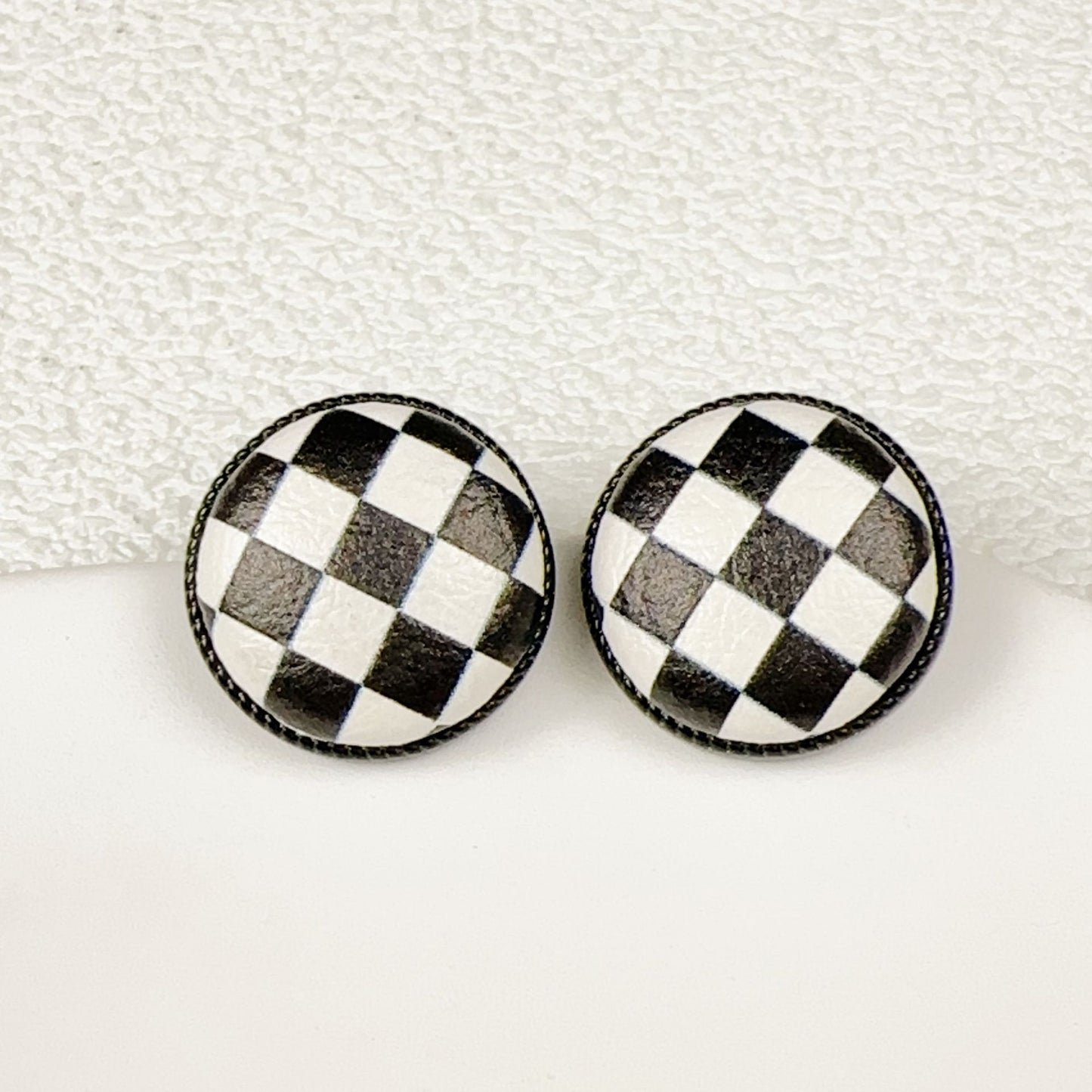 Women's Light Luxury Chessboard Plaid Love Heart Earrings