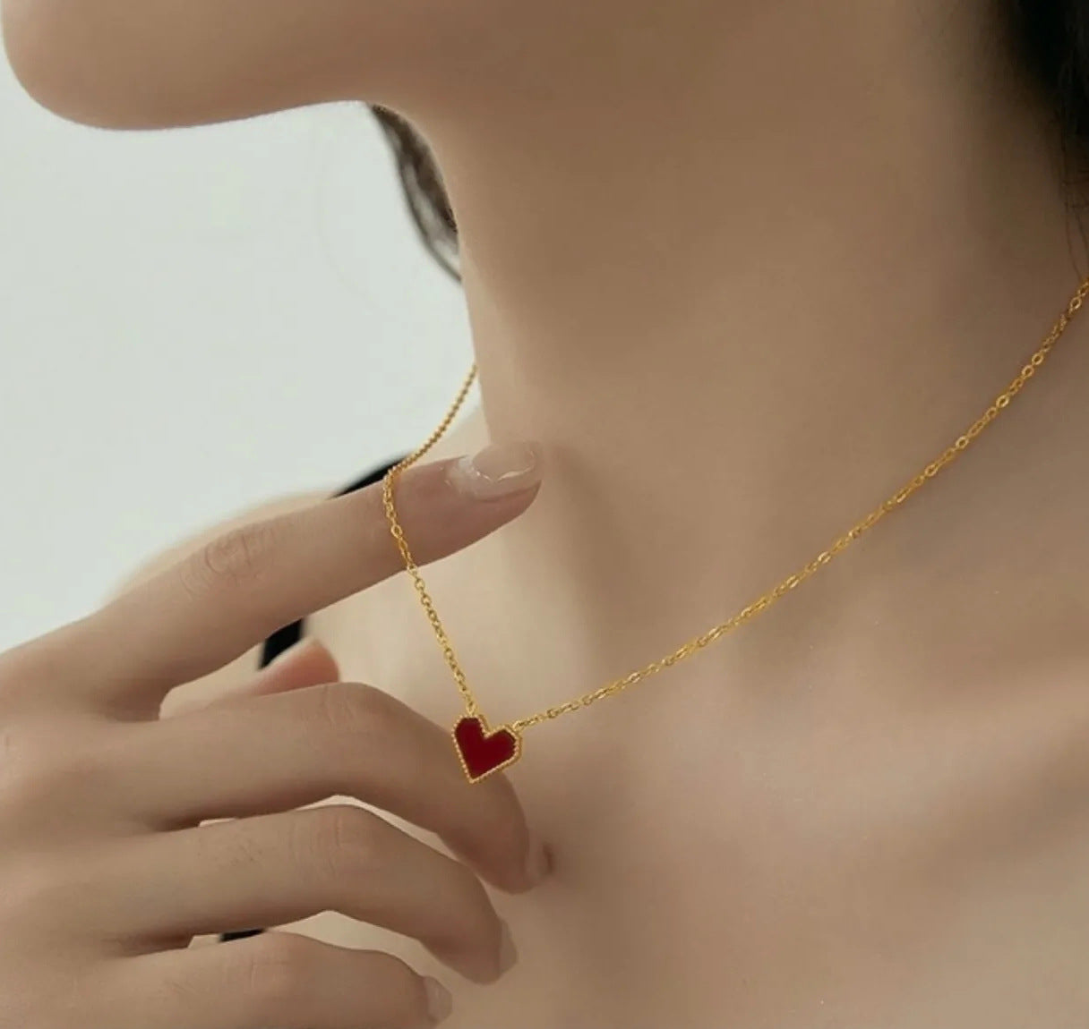 Women's Fashion Simple Rose Gold Little Red Necklaces