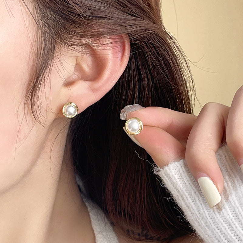 Women's Needle Simple And Compact Pearl Mini Short Earrings