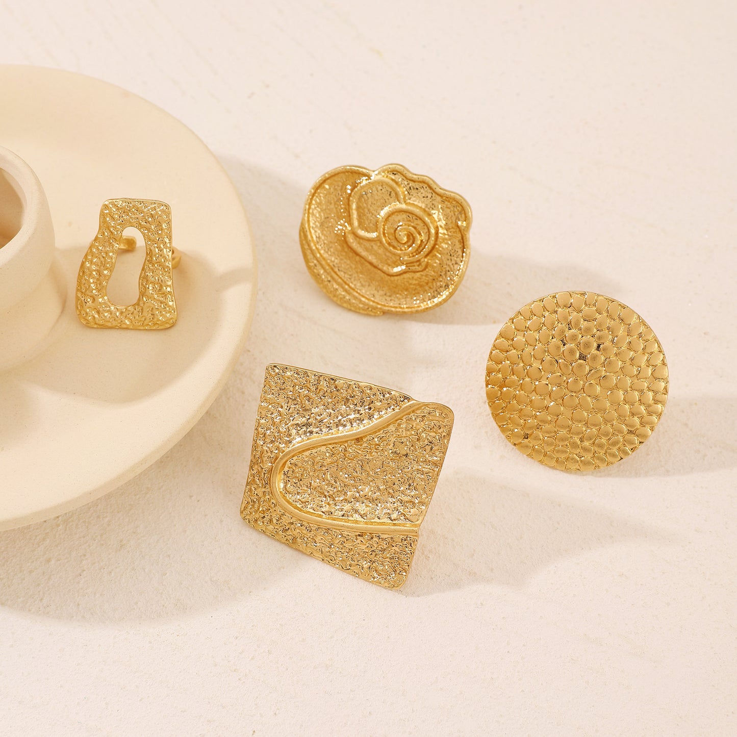 Open Female Niche Retro Geometric Irregular Rings