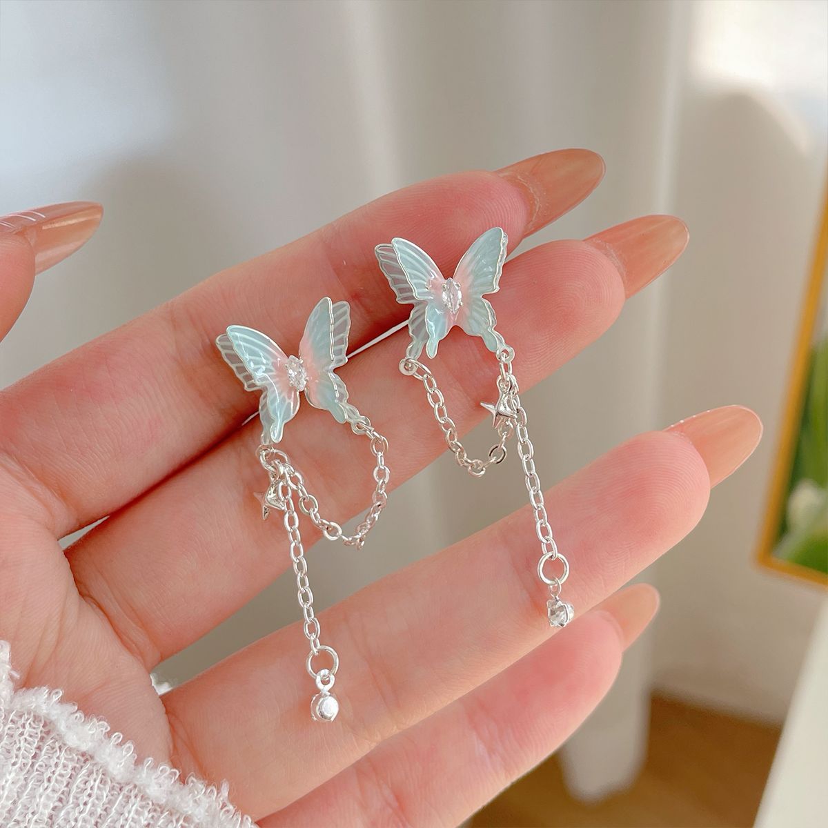 Women's Butterfly Sier Fresh Sweet Exquisite Refined Earrings