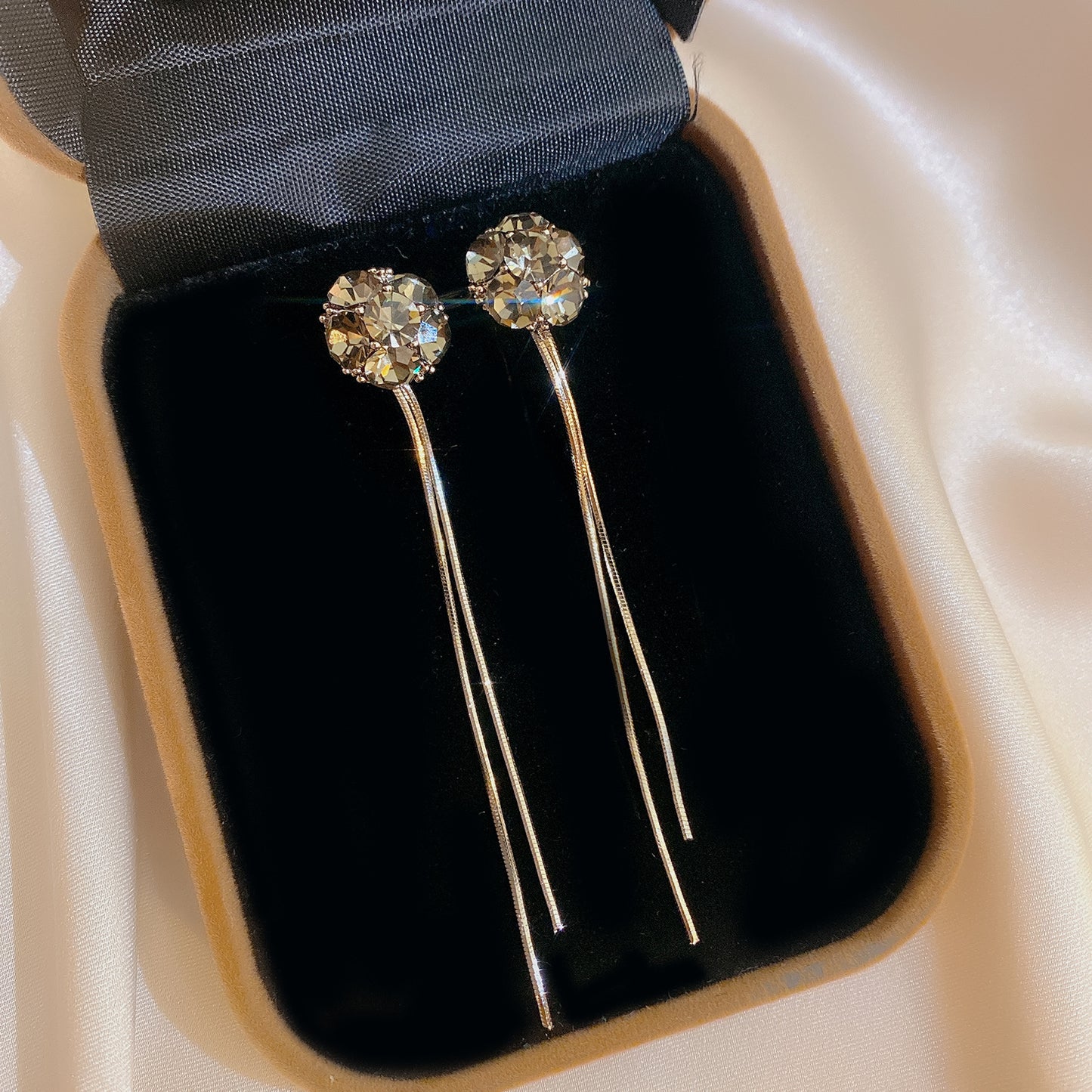 Women's Needle Elegant Long Tassel Thin Effect Earrings