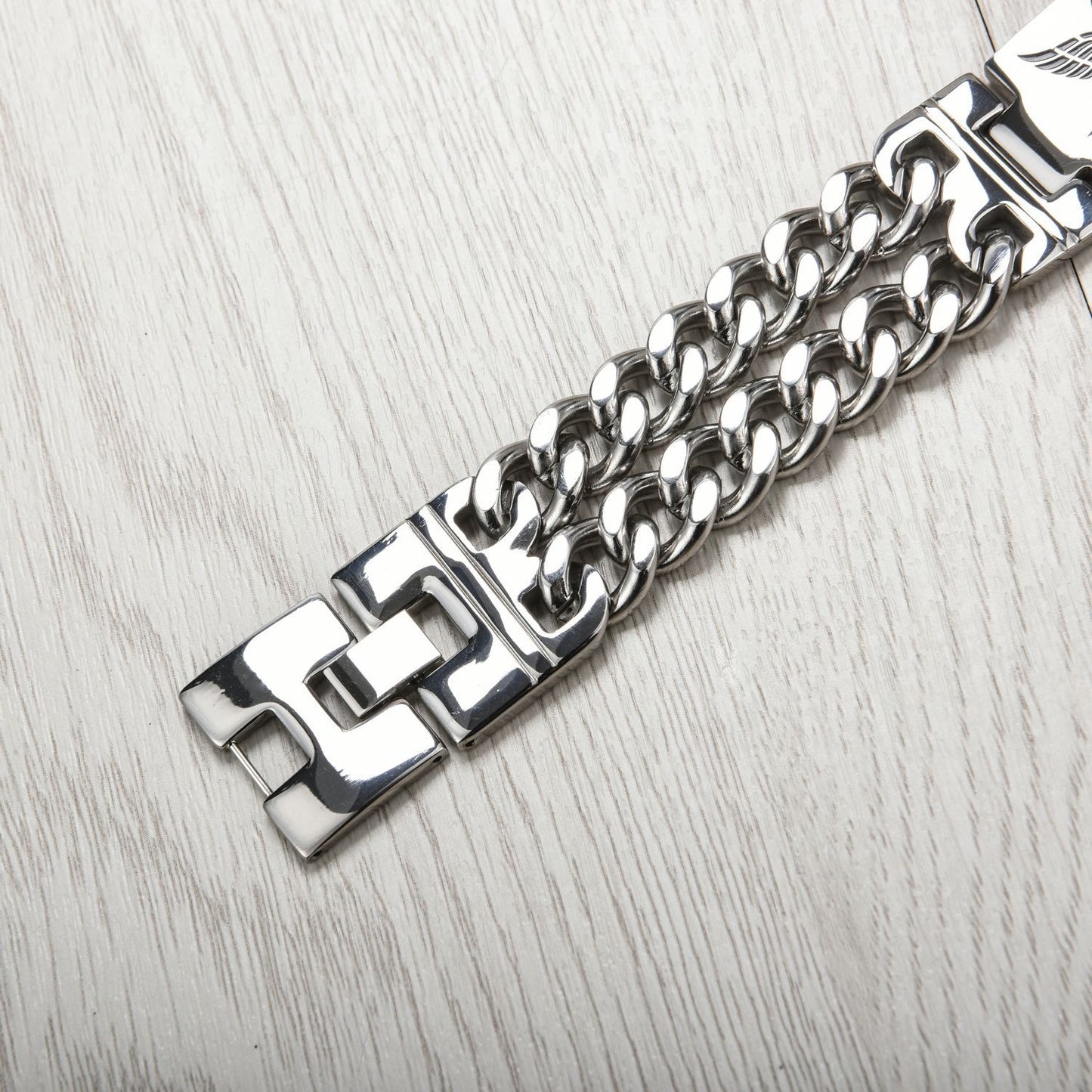 Classy Cool Trendy Pretty Men's Skull Bracelets