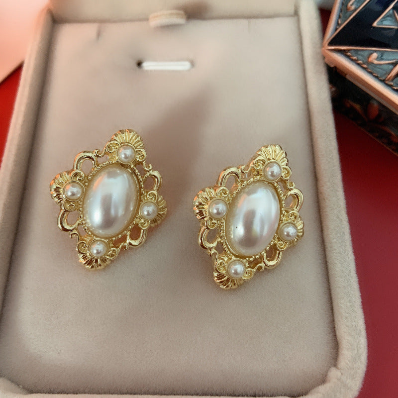 Women's Vintage Court Style Baroque Round Pearl Sier Needle Ear Clip Stud Earrings