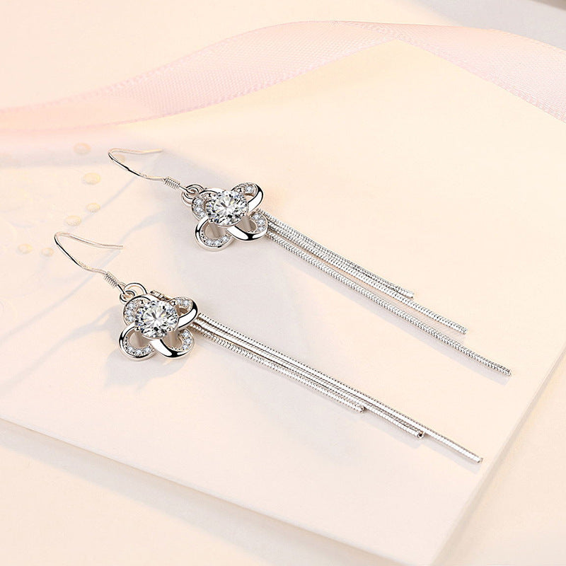 Women's Exaggerated Long Clover Tassel Mori Temperament Earrings