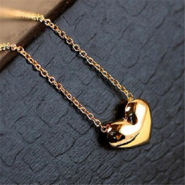 Women's Fashion Elegant Sweet Peach Heart-shaped Cute Short Love Clavicle Necklace